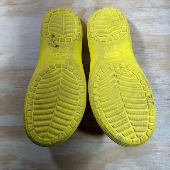 Crocs Vera Bradley Yellow and Black Butterfly Clogs Women’s Size 9 - Picture 7 of 8